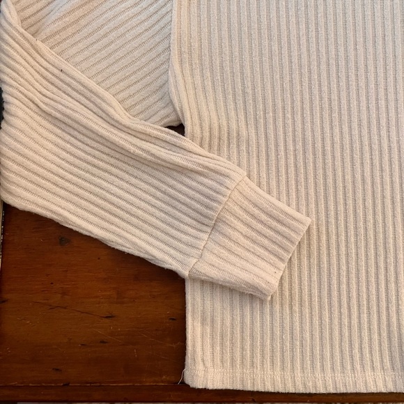 Aritzia Wilfred Free long sleeve shirt / sweater - Picture 5 of 10